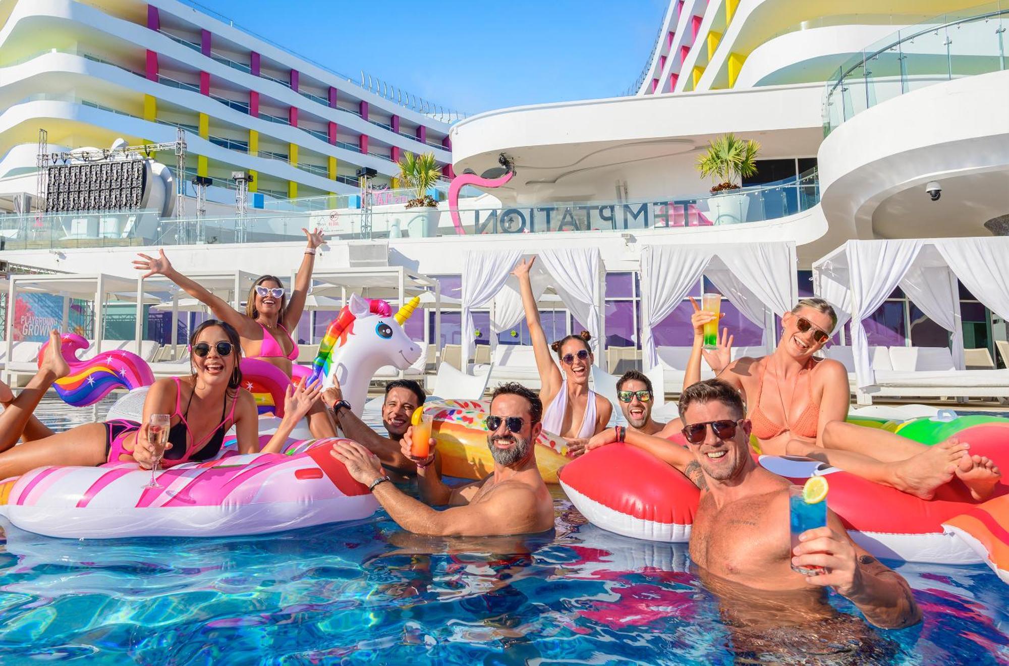 Temptation Cancun Resort (Adults Only) Esterno foto The pool at the W South Beach