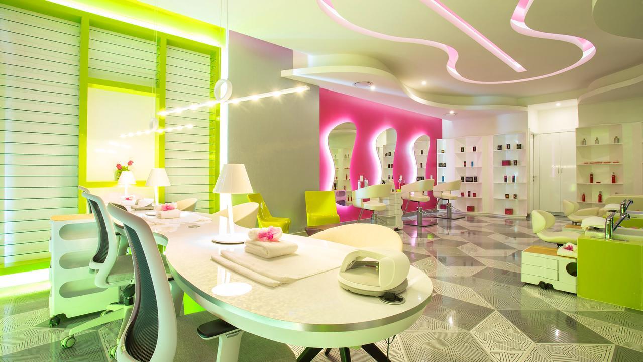 Temptation Cancun Resort (Adults Only) Esterno foto A nail salon