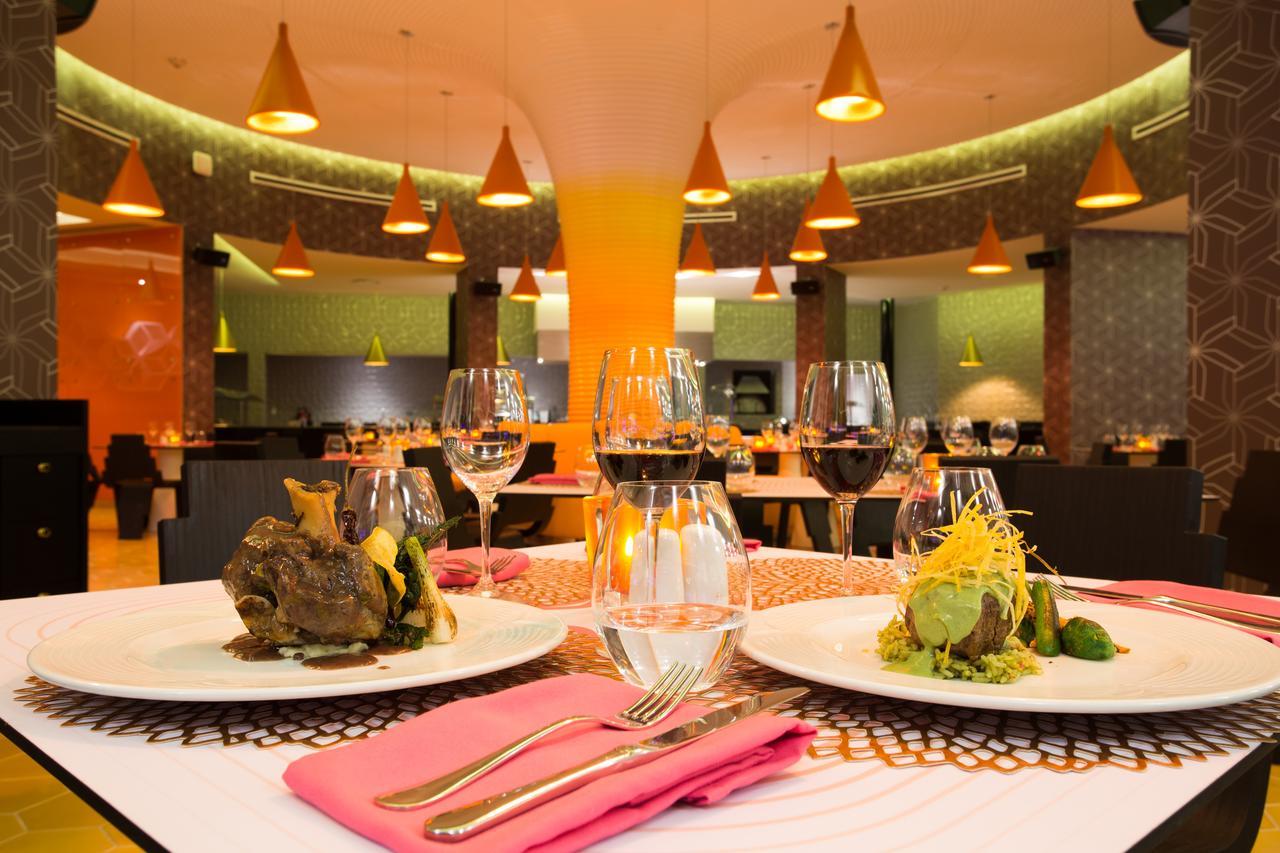 Temptation Cancun Resort (Adults Only) Esterno foto The restaurant